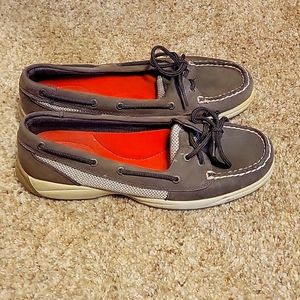 Size 9 chocolate colored Sperry shoes
